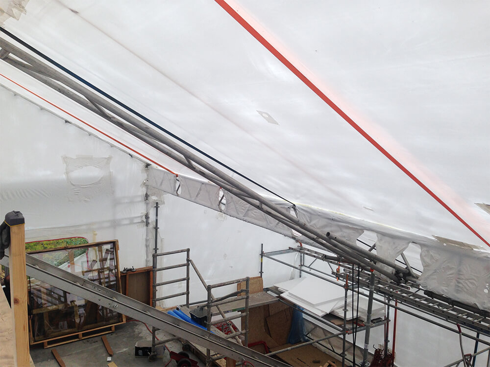 Film thermo rétractable vu de l'intérieur.